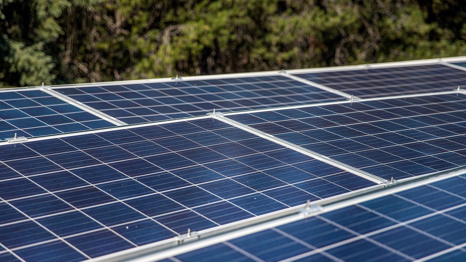 Toiture équipée de modules photovoltaïques